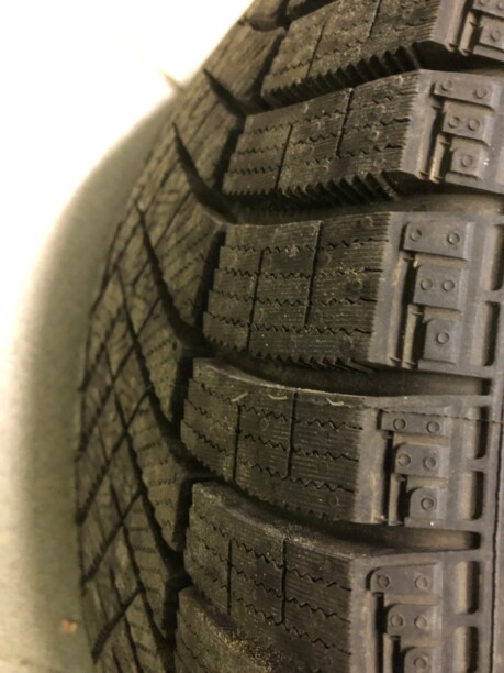 Легковые шины Pirelli Ice Zero 235/45 R18 4 шт.