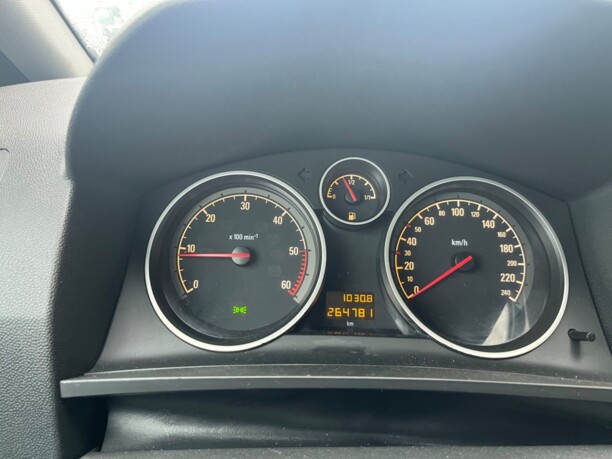 Opel Zafira B · Рестайлинг, 7 мест, 2010 г.