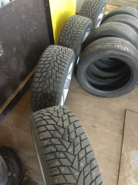 Легковые шины Dunlop 285/45 R19 4 шт.