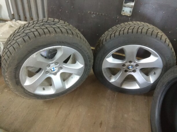 Легковые шины Dunlop 285/45 R19 4 шт.