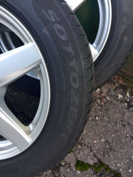 Легковые шины Pirelli 225/60 R18 4 шт.