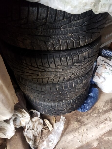 Легковые шины Nokian 195/65 R15 4 шт.