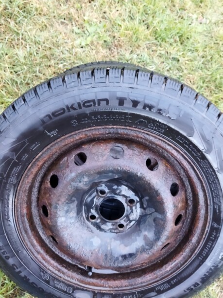 Легковые шины Nokian 195/65 R15 4 шт.