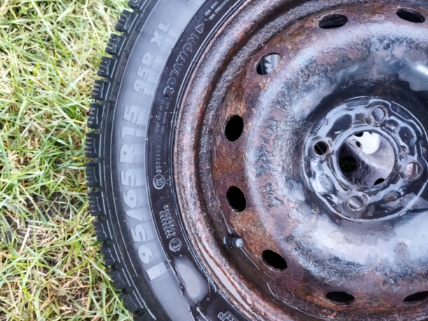 Легковые шины Nokian 195/65 R15 4 шт.