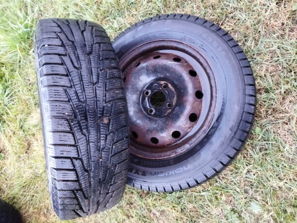 Легковые шины Nokian 195/65 R15 4 шт.