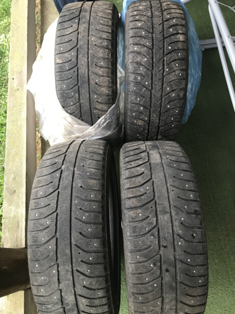 Легковые шины Bridgestone Ice Cruiser 205/55 R16 4 шт.
