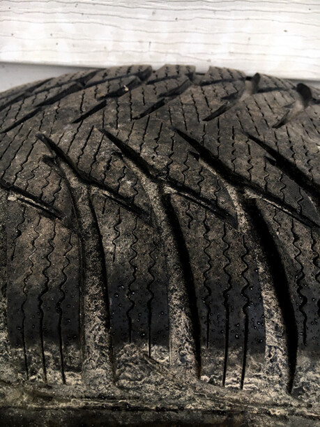 Легковые шины GoodYear Goodyear Ultra Grip 205/60 R15 205/60 R15 4 шт.