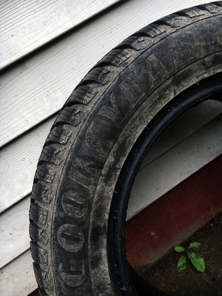 Легковые шины GoodYear Goodyear Ultra Grip 205/60 R15 205/60 R15 4 шт.