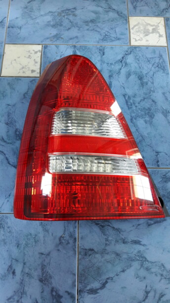 Задний левый фонарь в сборе для Subaru Forester II 2002 - 2005