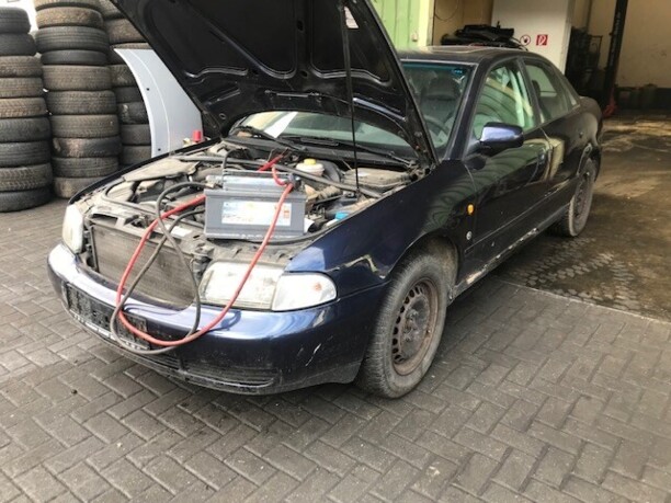 Весь автомобиль на запчасти для Audi A4 B5 1994 - 1999