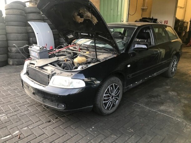 Весь автомобиль на запчасти для Audi A4 B5 1994 - 1999