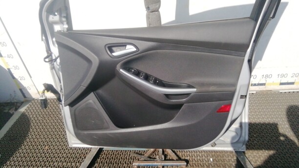 Правая передняя дверь для Ford Focus III · Рестайлинг 2014 - 2019