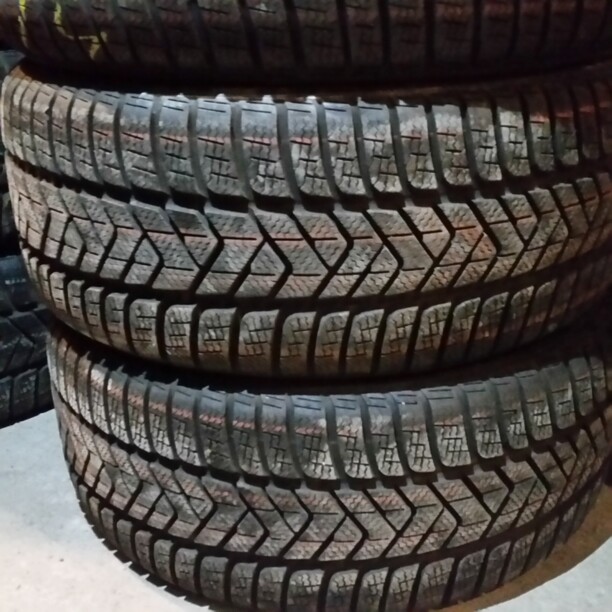 Легковые шины Pirelli Sottozero-3 245/40 R18 4 шт.