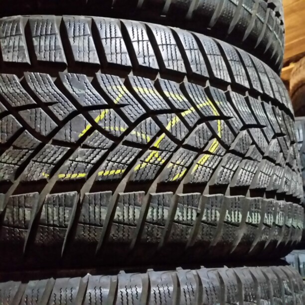 Легковые шины GoodYear Ultragrip perfomance GEN-1 245/40 R18 4 шт.