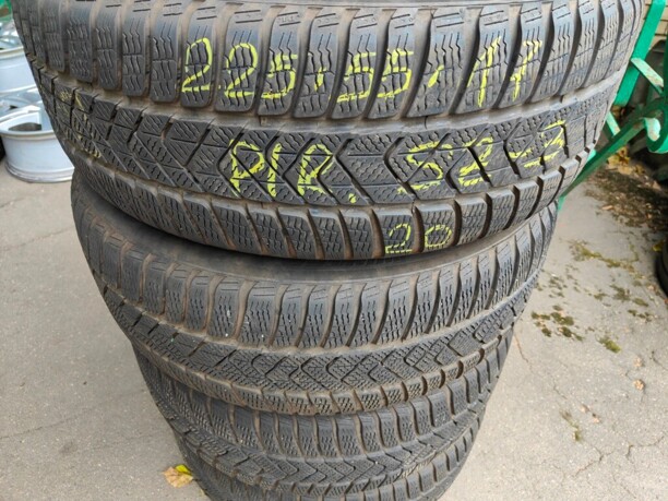 Легковые шины Pirelli SottoZero-3 225/55 R17 4 шт.