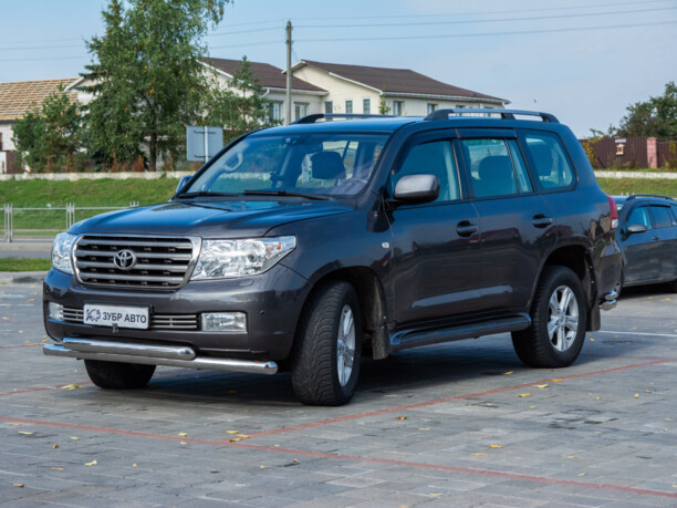 Toyota Land Cruiser J200, 7 мест, 2008 г.