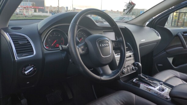 Audi Q7 4L, 7 мест, 2007 г.