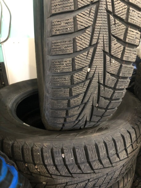 Легковые шины Hankook Winter i*cept X RW10 235/65 R18 4 шт.