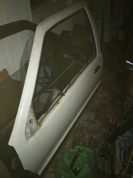 Левая передняя дверь для Nissan Micra I (K10) 1982-1992