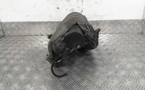 Впускной коллектор в сборе для Volkswagen Passat B6 2005 - 2010