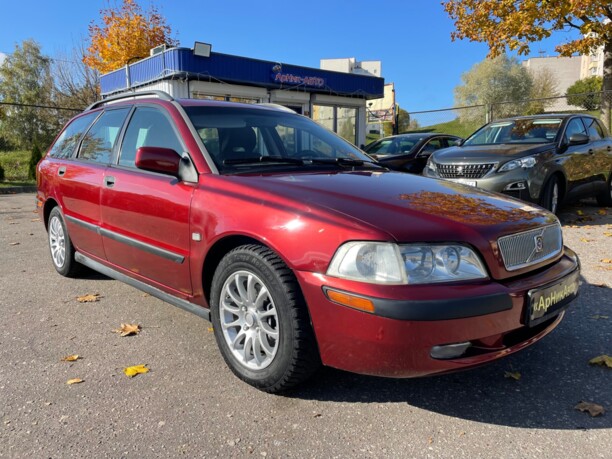 Volvo V40 I · Рестайлинг, 2000 г.