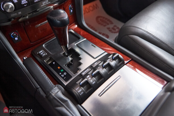 Lexus LX III, 2008 г.