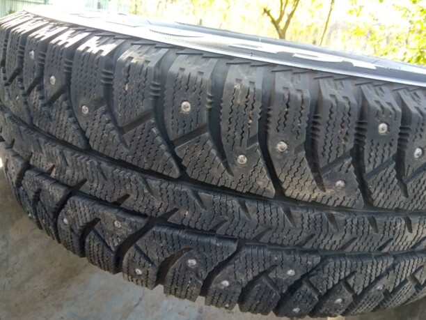 Легковые шины Bridgestone 7000 195/65 R15 4 шт.