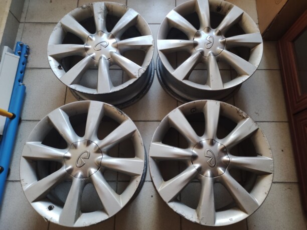 Infiniti 8x18 5x114.3 4 шт.