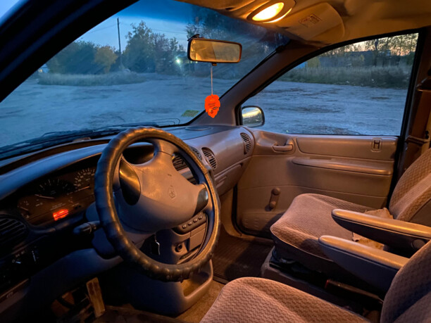 Dodge Caravan III, 7 мест, 2000 г.