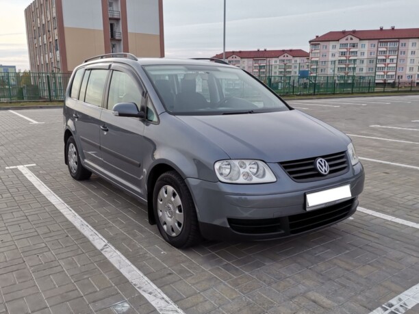 Volkswagen Touran I, 7 мест, 2003 г.
