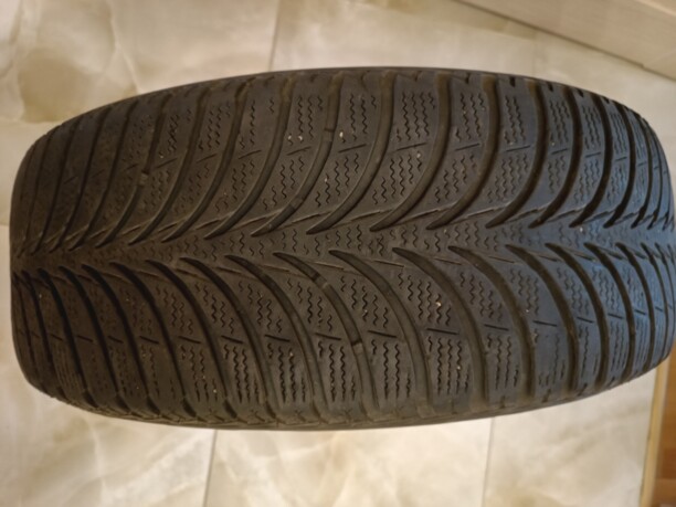 Легковые шины GoodYear 215/60 R16 2 шт.