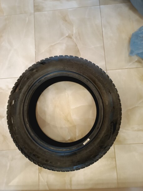 Легковые шины GoodYear 215/60 R16 2 шт.