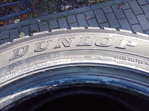 Легковые шины Dunlop 235/55 R18 4 шт.