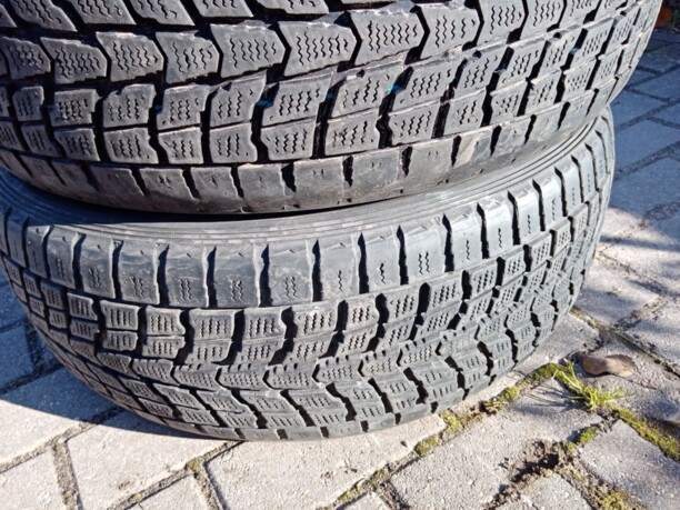 Легковые шины Dunlop 235/55 R18 4 шт.