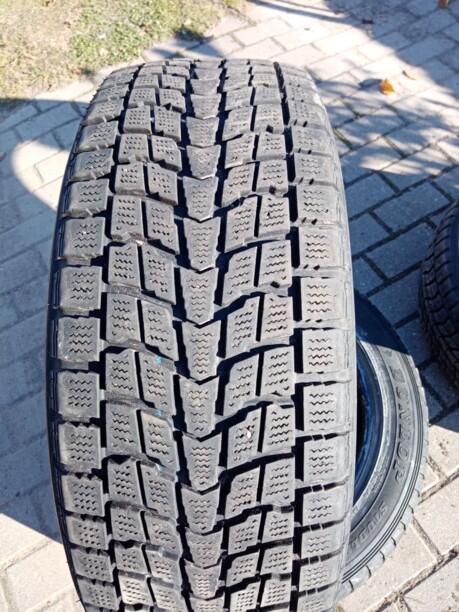 Легковые шины Dunlop 235/55 R18 4 шт.