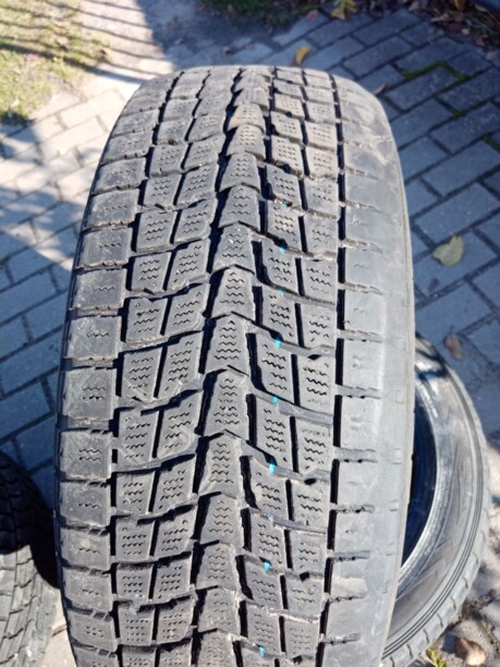 Легковые шины Dunlop 235/55 R18 4 шт.