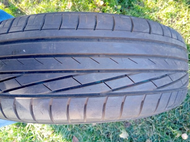 Легковые шины GoodYear 195/65 R15 1 шт.