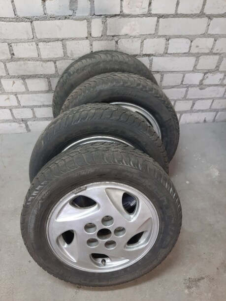 Легковые шины Michelin 185/65 R15 4 шт.