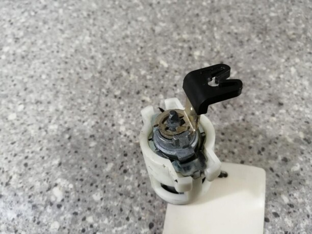 Замок крышки багажника для Dodge Grand Caravan IV 2000 - 2007