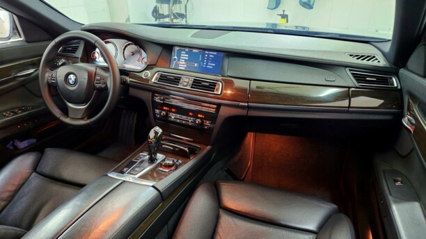 BMW 7 серия F01, F04, 2011 г.
