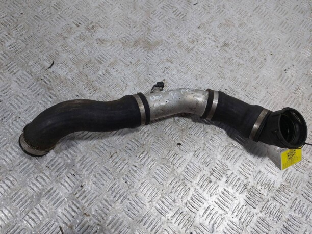 Патрубок интеркулера для BMW 1 серия E81, E82, E88, E87 2004-2007