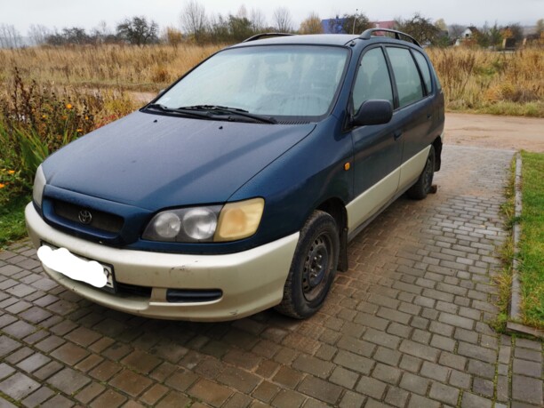 Toyota Picnic I, 7 мест, 1999 г.