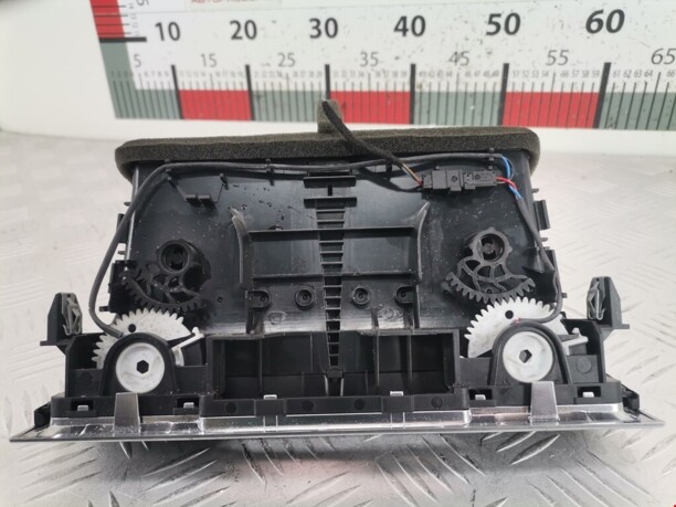 Дефлектор обдува салона для Audi Q7 4L 2005-2009