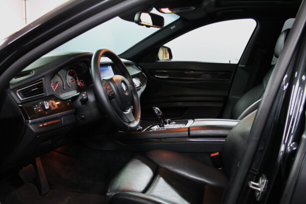 BMW 7 серия F01, F04, 2011 г.