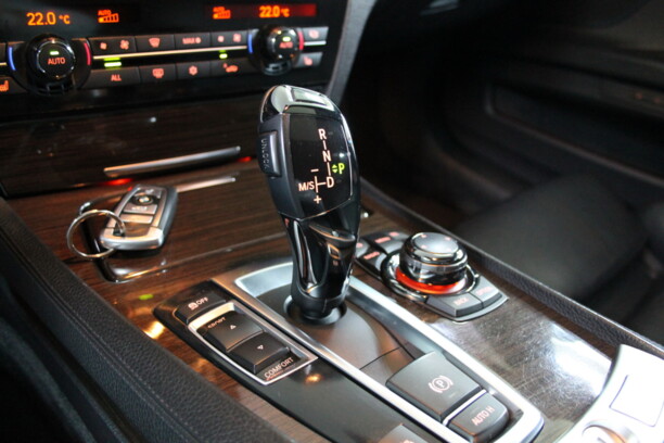 BMW 7 серия F01, F04, 2011 г.