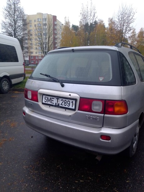 Toyota Picnic I, 7 мест, 2000 г.