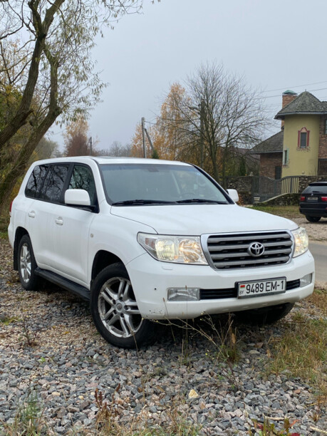 Toyota Land Cruiser J200, 7 мест, 2010 г.