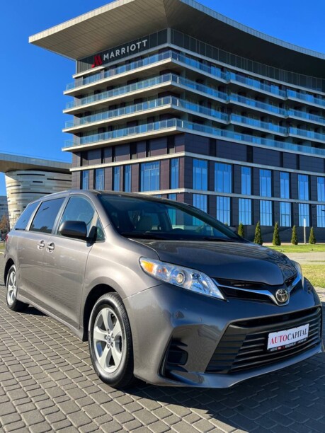 Toyota Sienna III (XL30) · 2-й рестайлинг, 7 мест, 2018 г.