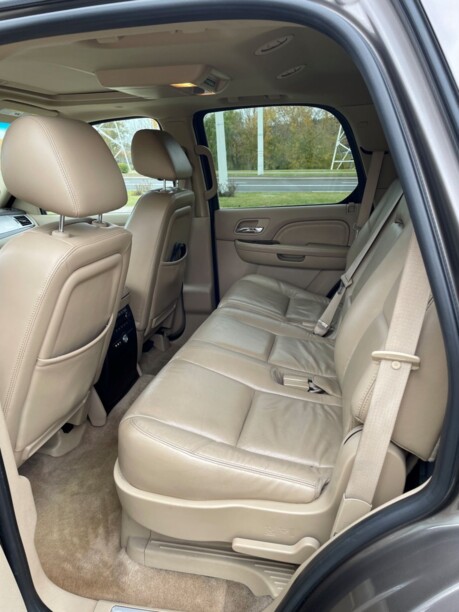 Cadillac Escalade III, 7 мест, 2010 г.