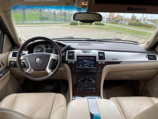 Cadillac Escalade III, 7 мест, 2010 г.